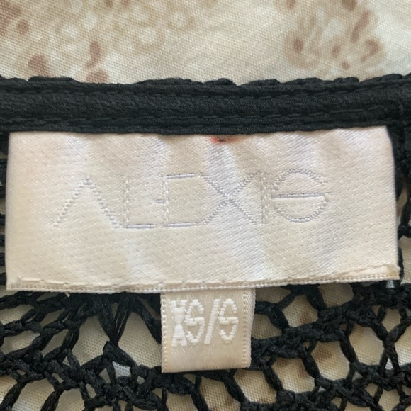 Alexis coverups (new )size XS/S. Really good condition and quality - Picture 3 of 5